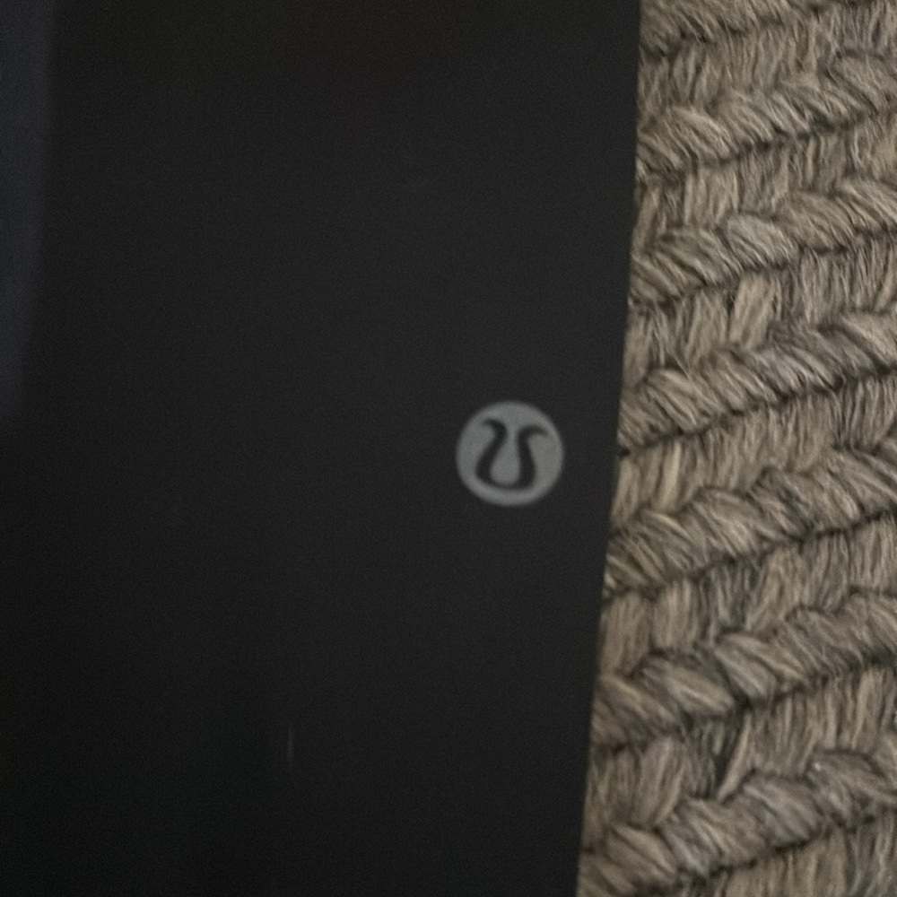 Black High-Waisted Leggings  capris. - Picture 2 of 4